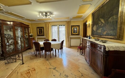 Frascati – Villa Indipendente – via t � 785.000 T602